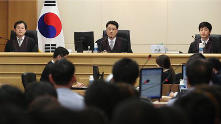 Phiên tòa xét xử các thủy thủ đoàn trong vụ đắm phà Sewol diễn ra ngày 10/6.